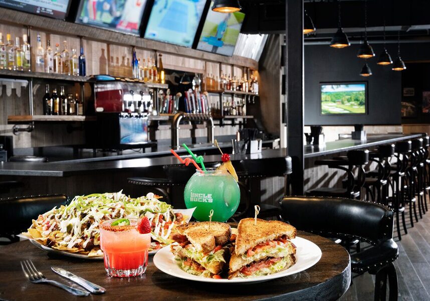 HD JPG-BCL_FunMountain_Downstairs_Bar-RubenNachos-2_900x600