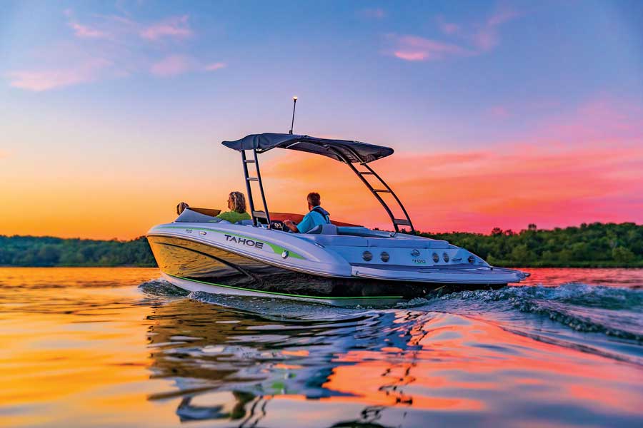 Tahoe sport series 700 deck boat