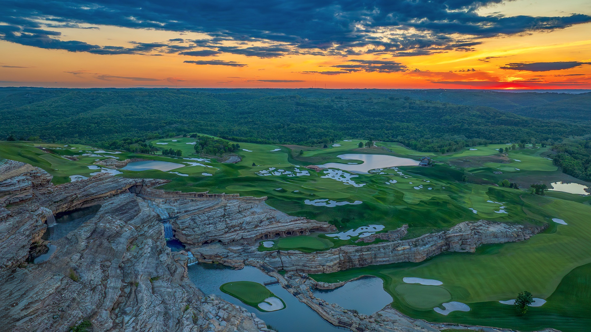 overview of cliffhangers golf course during sunset
