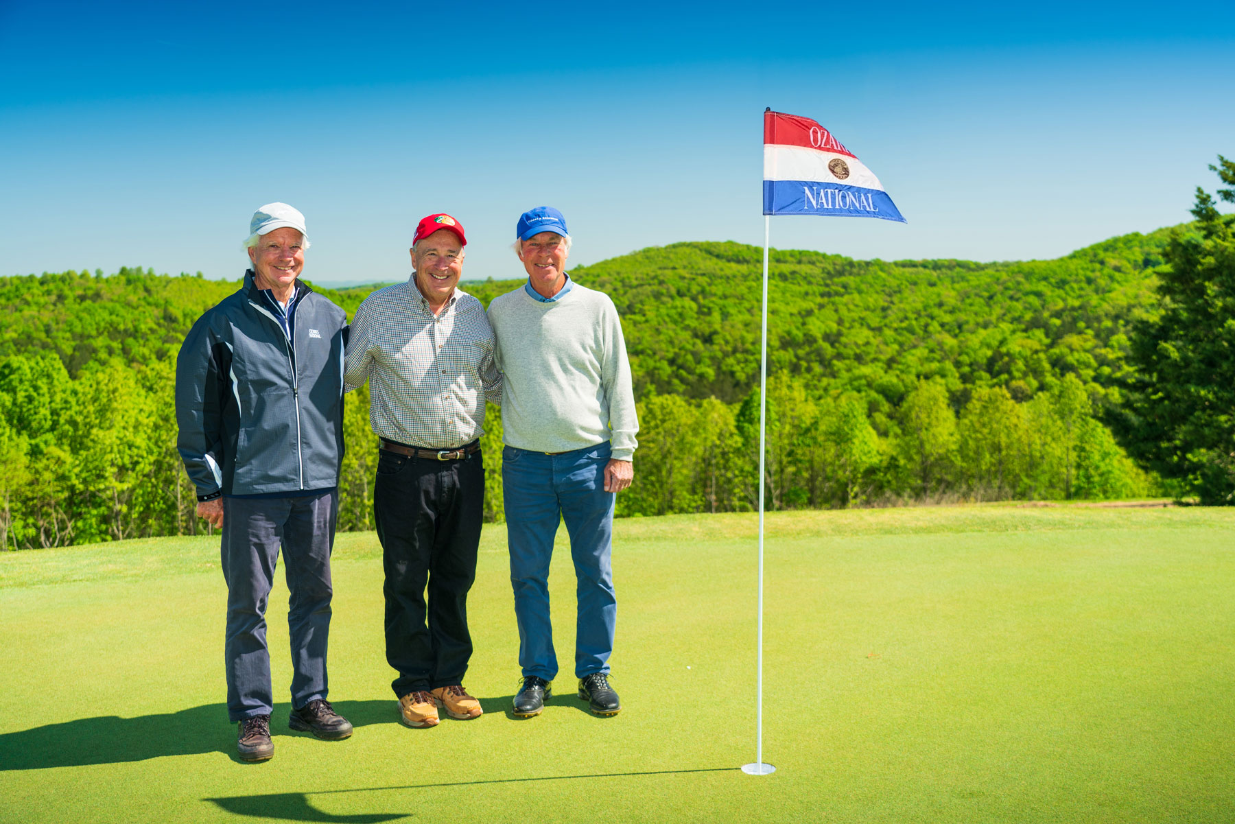 Johnny Morris, Ben Crenshaw, Bill Coore on golf course
