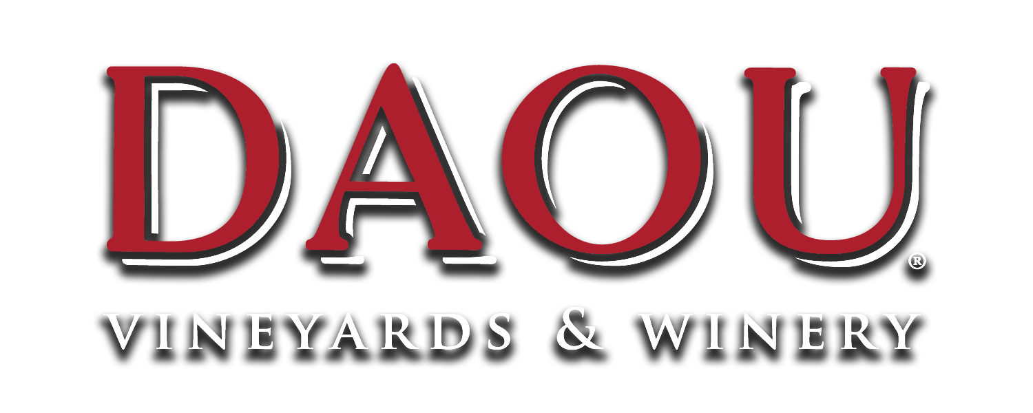 Daou Winery logo with shadow