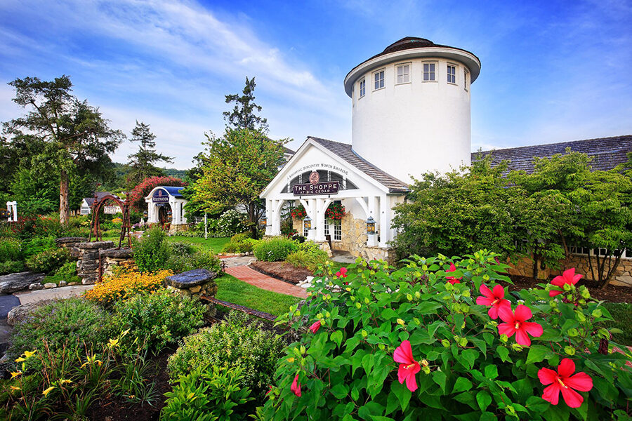 Full HD JPG-2015_BigCedar_TheShoppe_0001 flowers at the shoppe