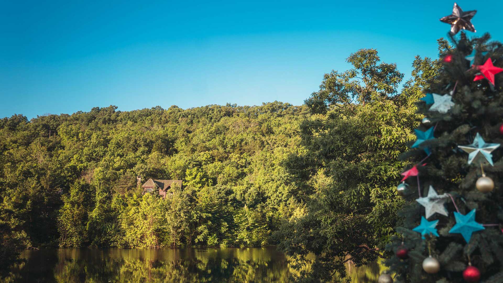 christmas-in-july-promotional-offers-big-cedar-lodge