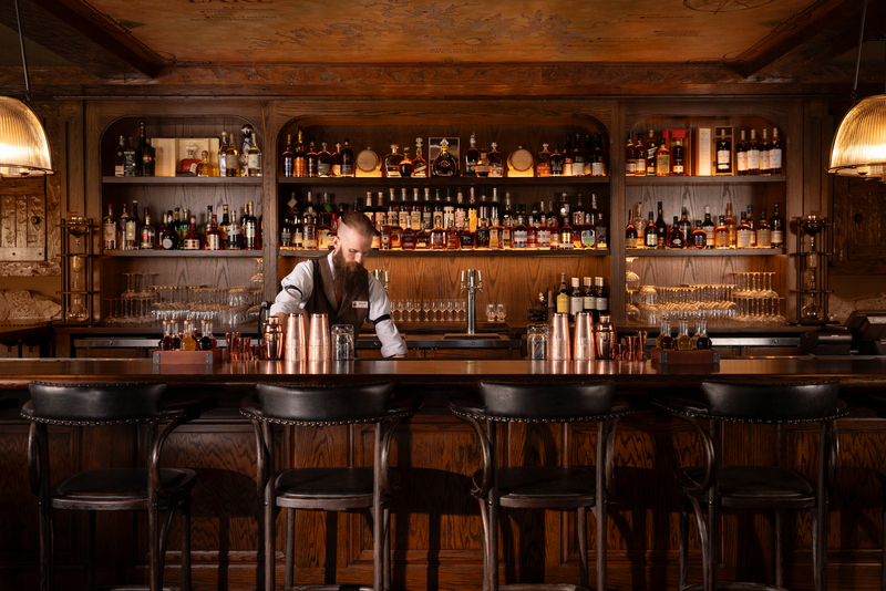 Harry's Cocktail Longe and Bar