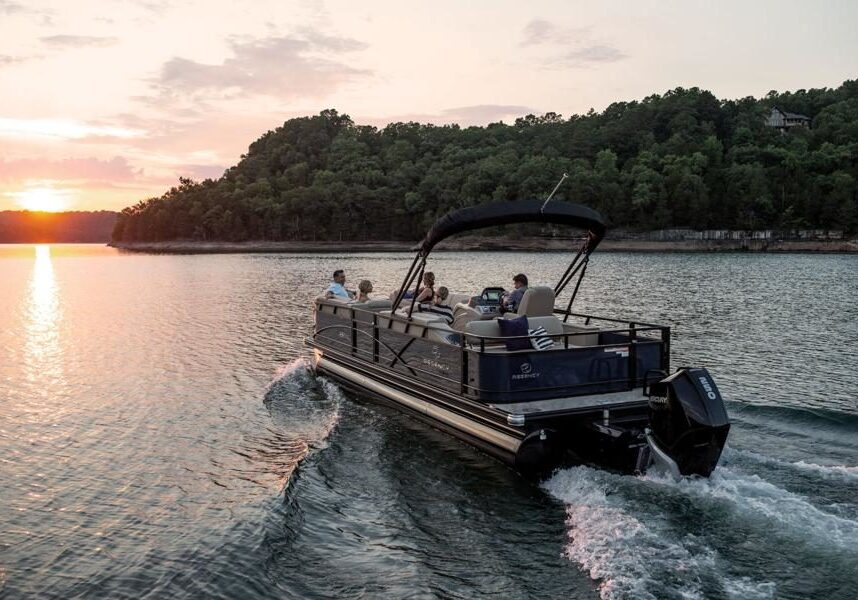 2019 Regency 250 DL3 Boat Rental at Big Cedar