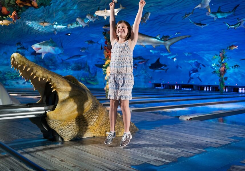 fun mountain
girl cheering
bowling 
Spring 