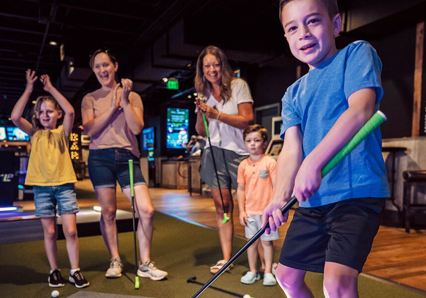 Full-HD-JPG-2025_BigCedarLodge_FunMtn_Activities_Lucky-Putt-69_optimized
