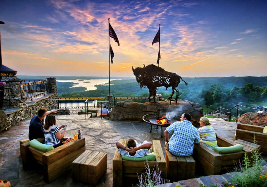 HiRes JPG-2014_TopoftheRock_Dining_BuffaloBar_001