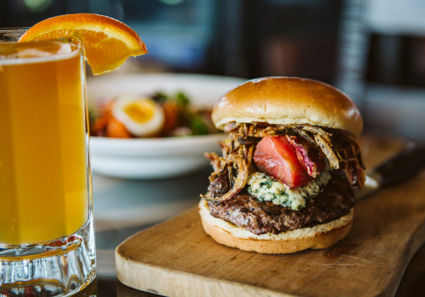 HiRes JPG-2018_Golf_Dining_MountainTopGrill_0006