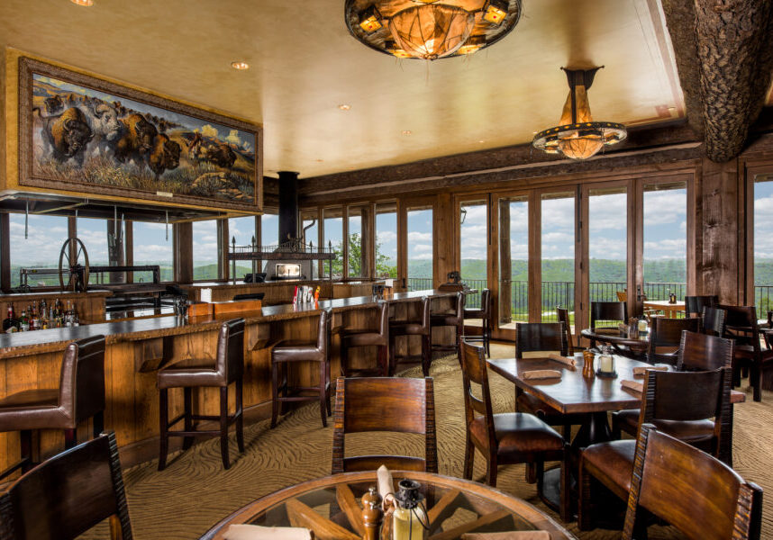 HiRes JPG-2018_Golf_Dining_MountainTopGrill_0012