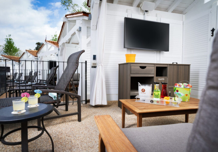 HiRes JPG-2024_BigCedarLodge_ActivitiesAmenities_Pools_SwimminHole_AdultsOnly_Cabanas_3