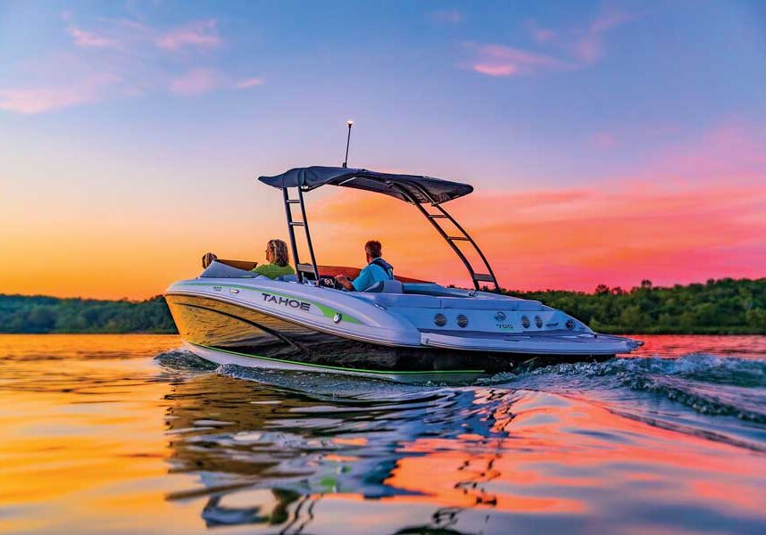 Tahoe sport series 700 deck boat