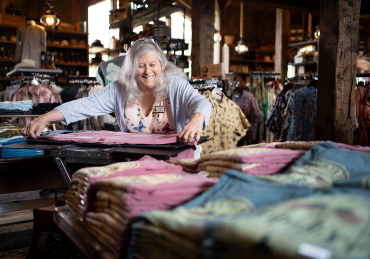 Web JPG-2024_TopoftheRock_ArniesGeneralStore_1